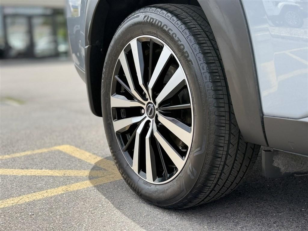 Nissan Pathfinder Platinum 4WD 2023