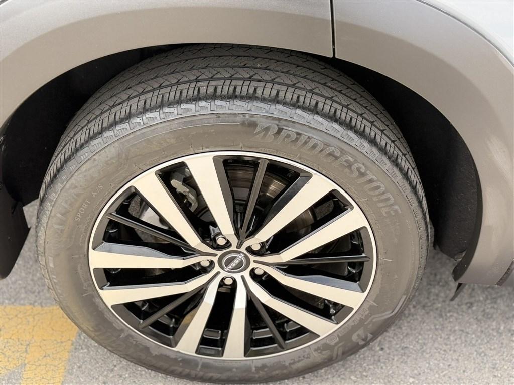 Nissan Pathfinder Platinum 4WD 2023