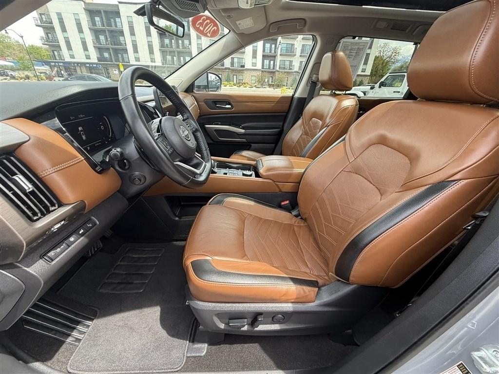 Nissan Pathfinder Platinum 4WD 2023