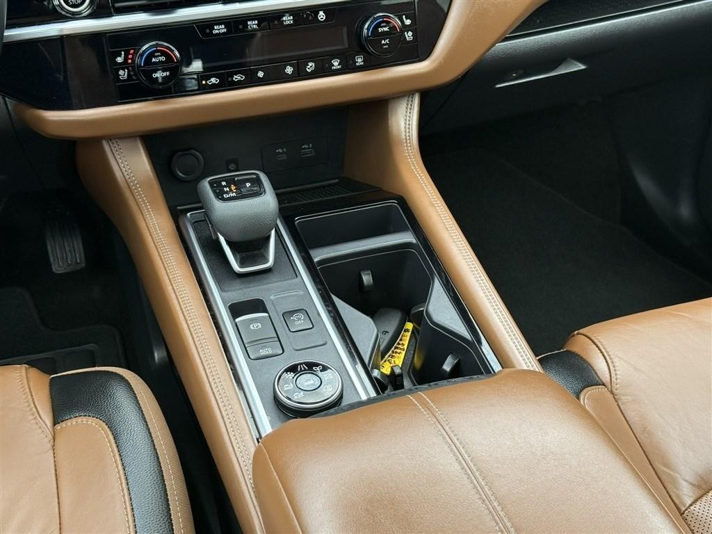 Nissan Pathfinder Platinum 4WD 2023