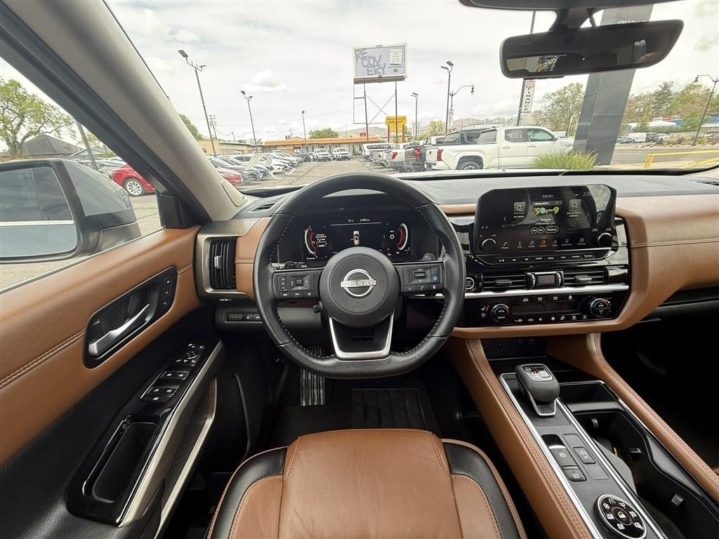 Nissan Pathfinder Platinum 4WD 2023