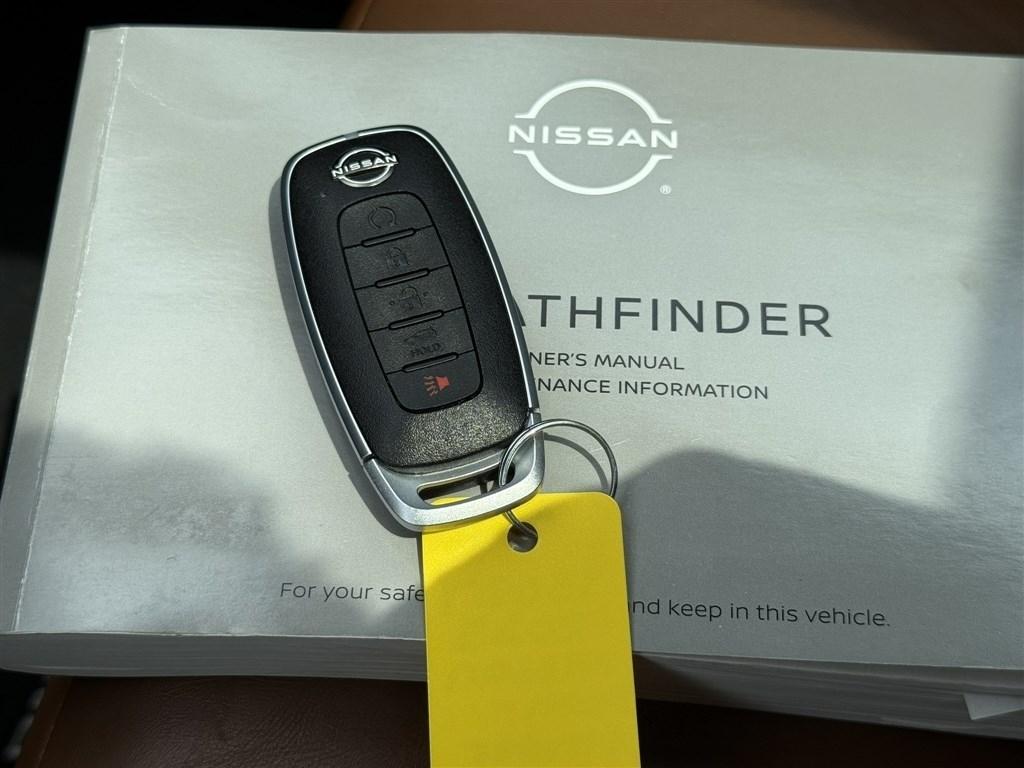 Nissan Pathfinder Platinum 4WD 2023