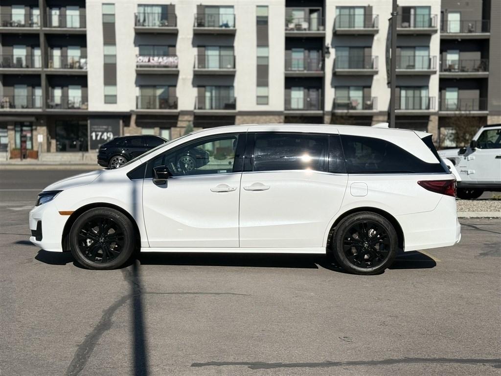 Honda Odyssey Sport-L Auto 2025