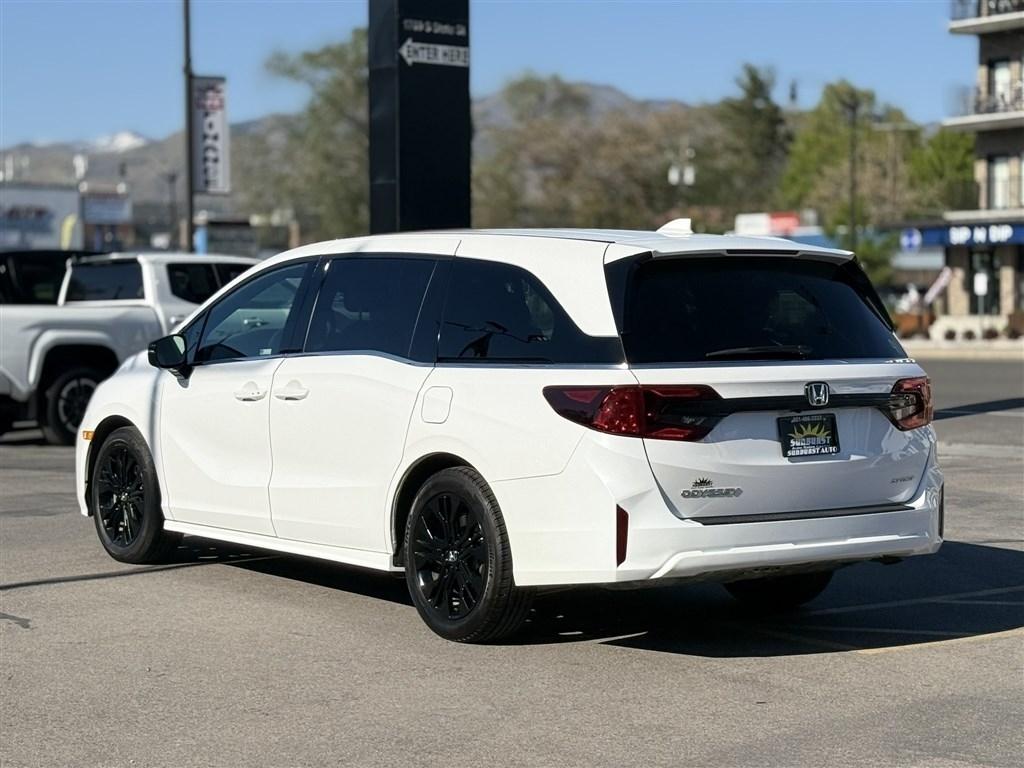 Honda Odyssey Sport-L Auto 2025