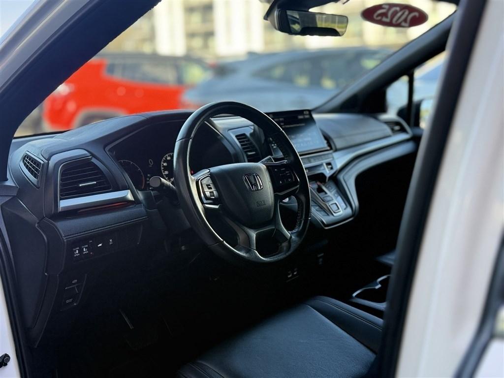 Honda Odyssey Sport-L Auto 2025