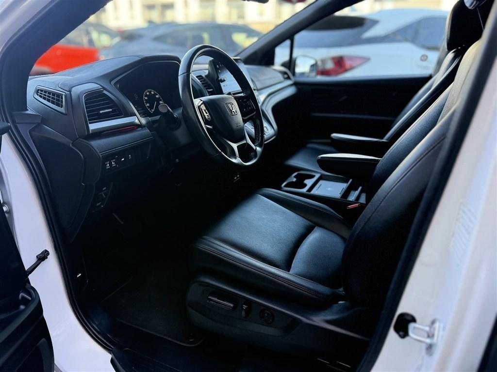Honda Odyssey Sport-L Auto 2025