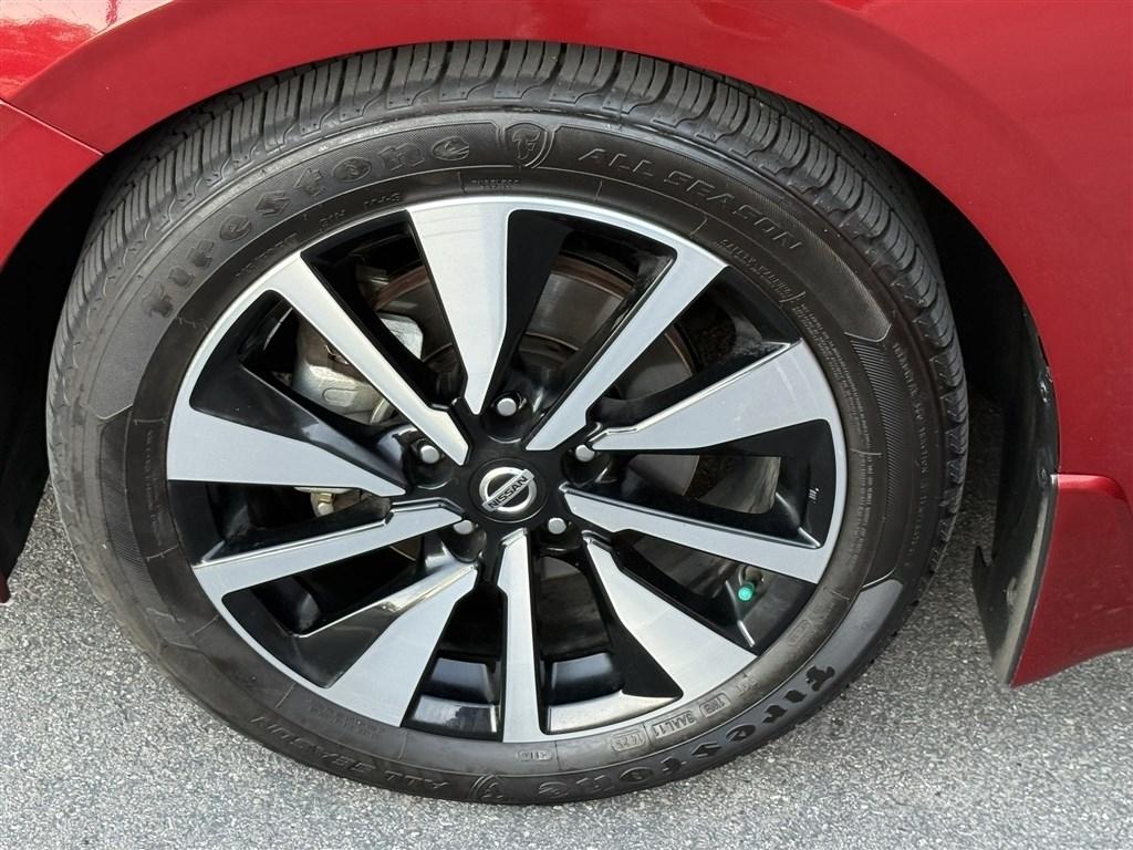 Nissan Sentra SV 4D Sedan 2023