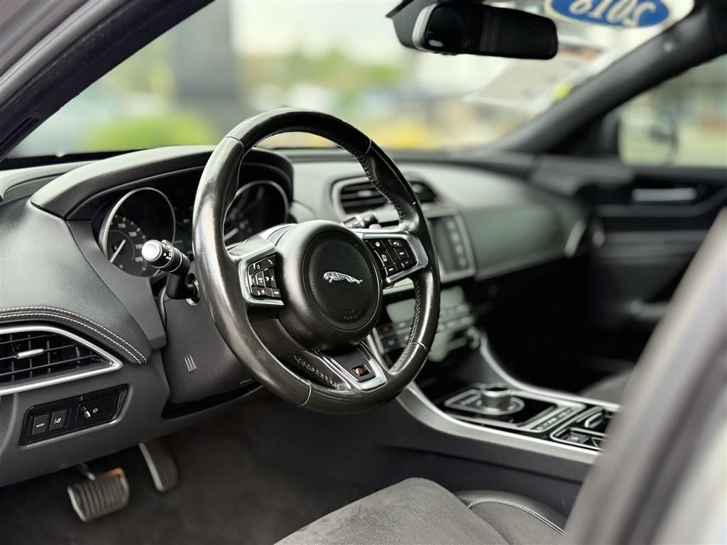 Jaguar XE S AWD 2018