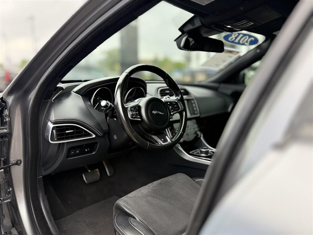 Jaguar XE S AWD 2018