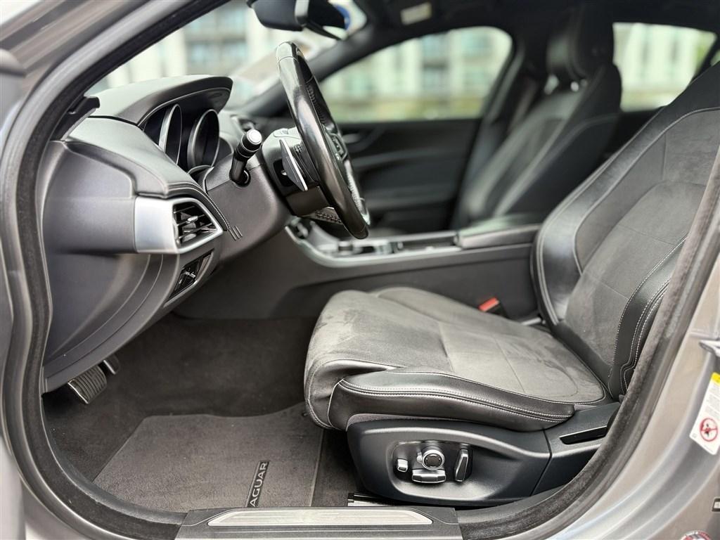 Jaguar XE S AWD 2018