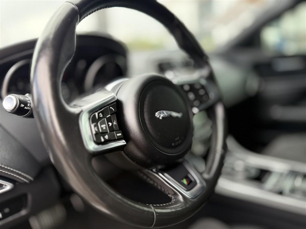 Jaguar XE S AWD 2018
