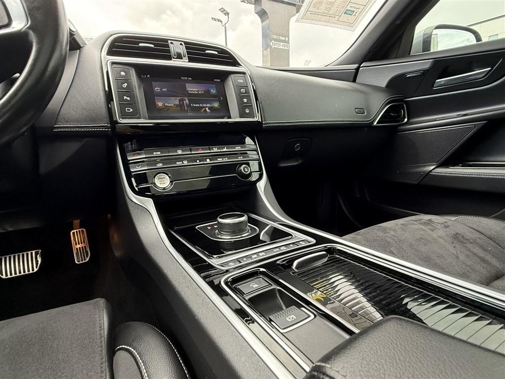 Jaguar XE S AWD 2018