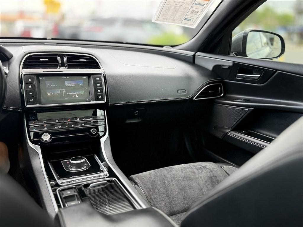 Jaguar XE S AWD 2018