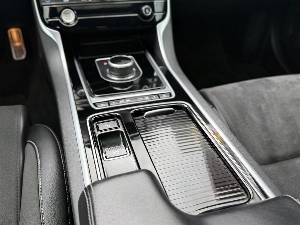 Jaguar XE S AWD 2018