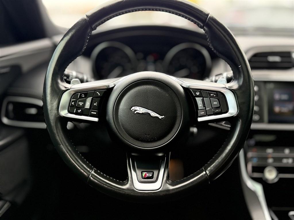 Jaguar XE S AWD 2018