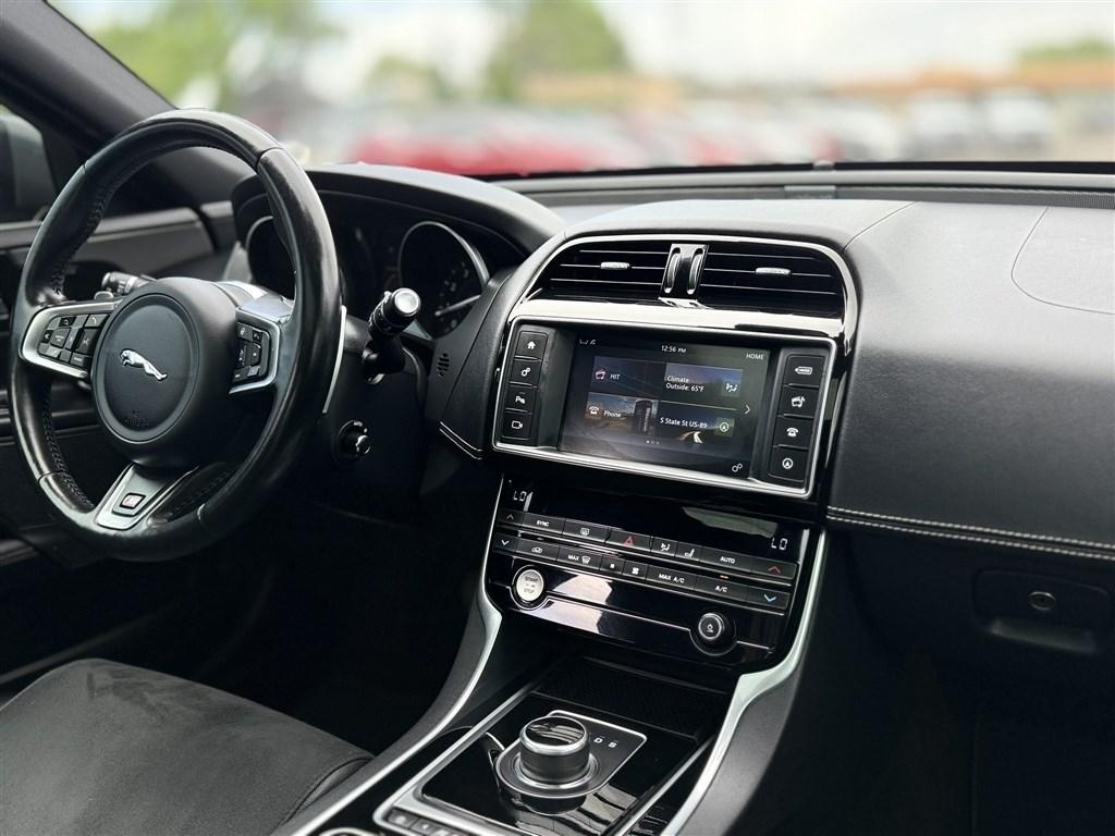 Jaguar XE S AWD 2018
