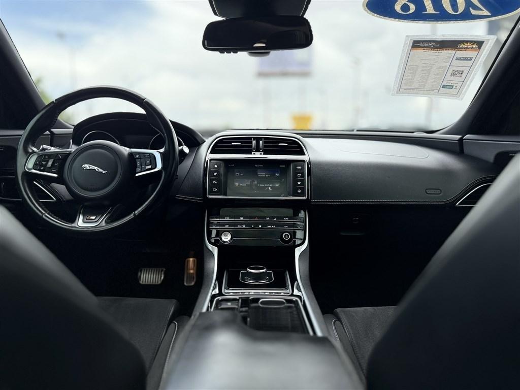 Jaguar XE S AWD 2018