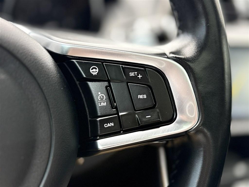 Jaguar XE S AWD 2018