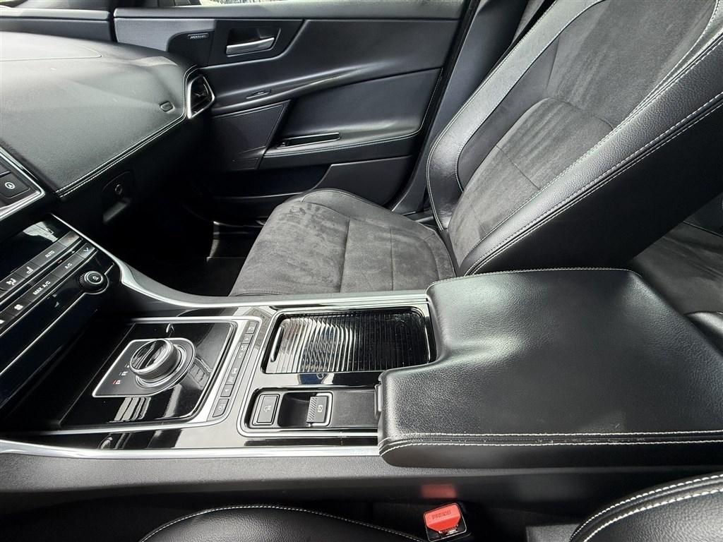 Jaguar XE S AWD 2018