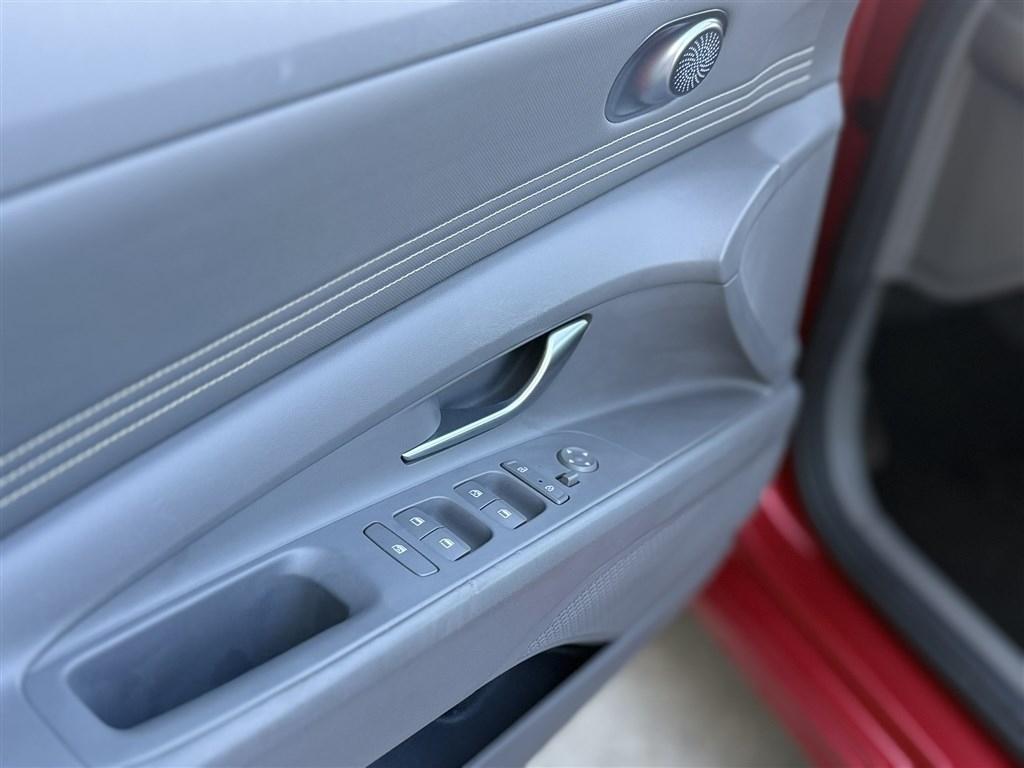 Hyundai Elantra SEL IVT 2023