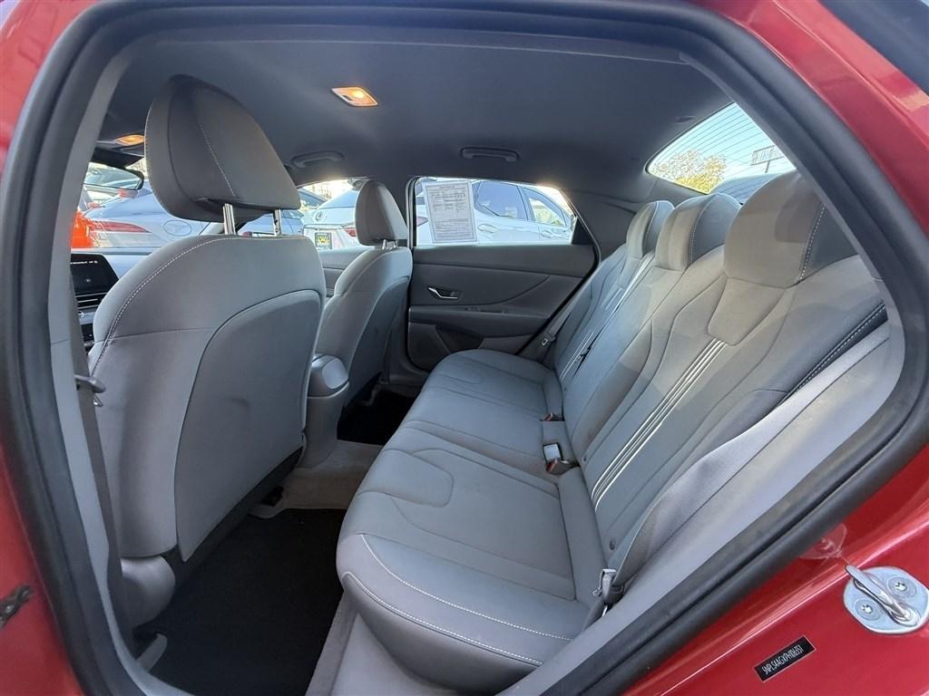 Hyundai Elantra SEL IVT 2023