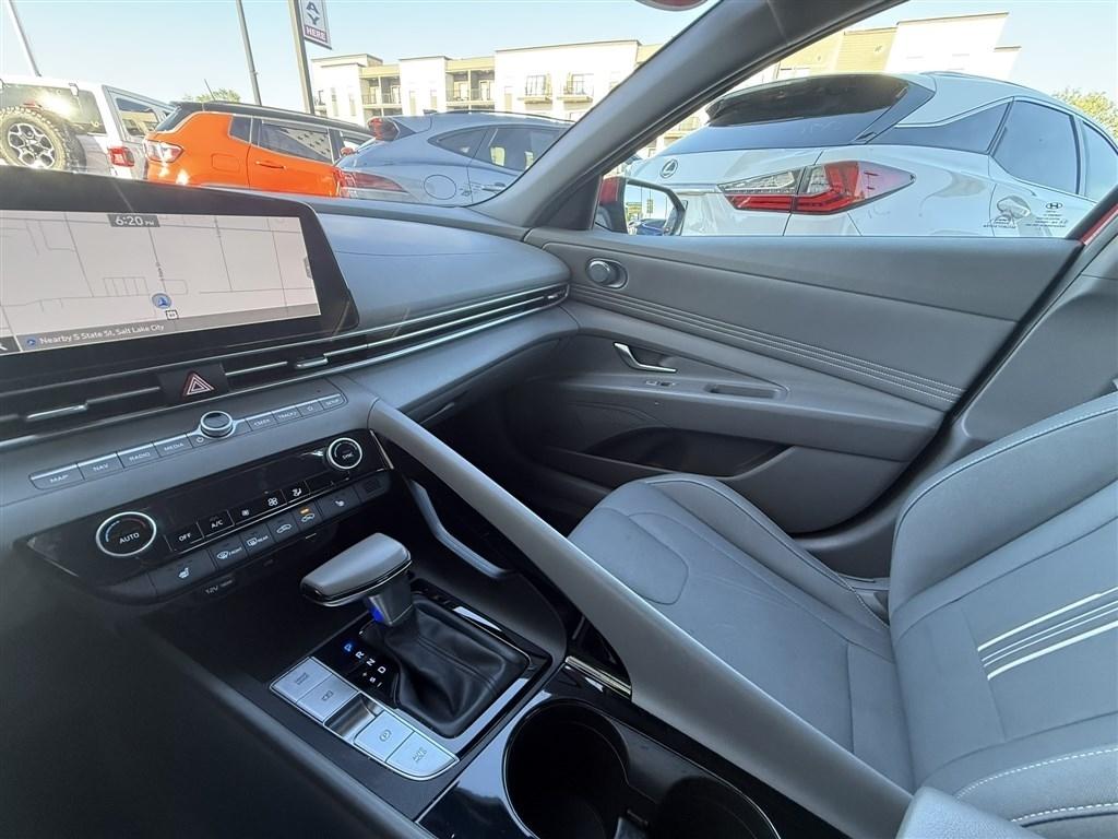 Hyundai Elantra SEL IVT 2023