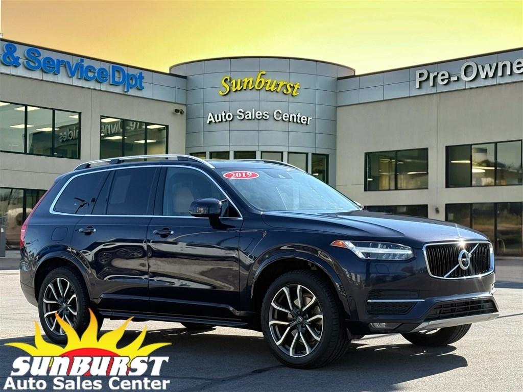 2019 Volvo XC90 T6 AWD Momentum