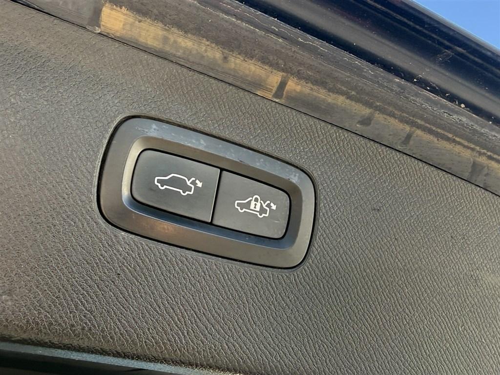 Volvo XC90 T6 AWD Momentum 2019