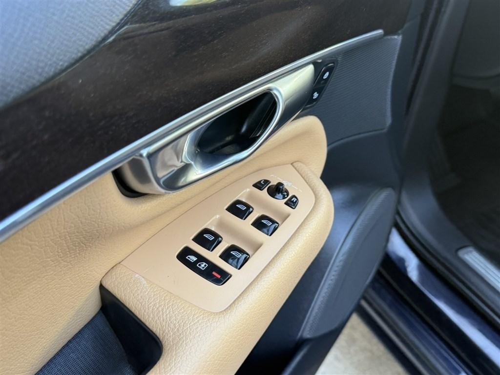 Volvo XC90 T6 AWD Momentum 2019