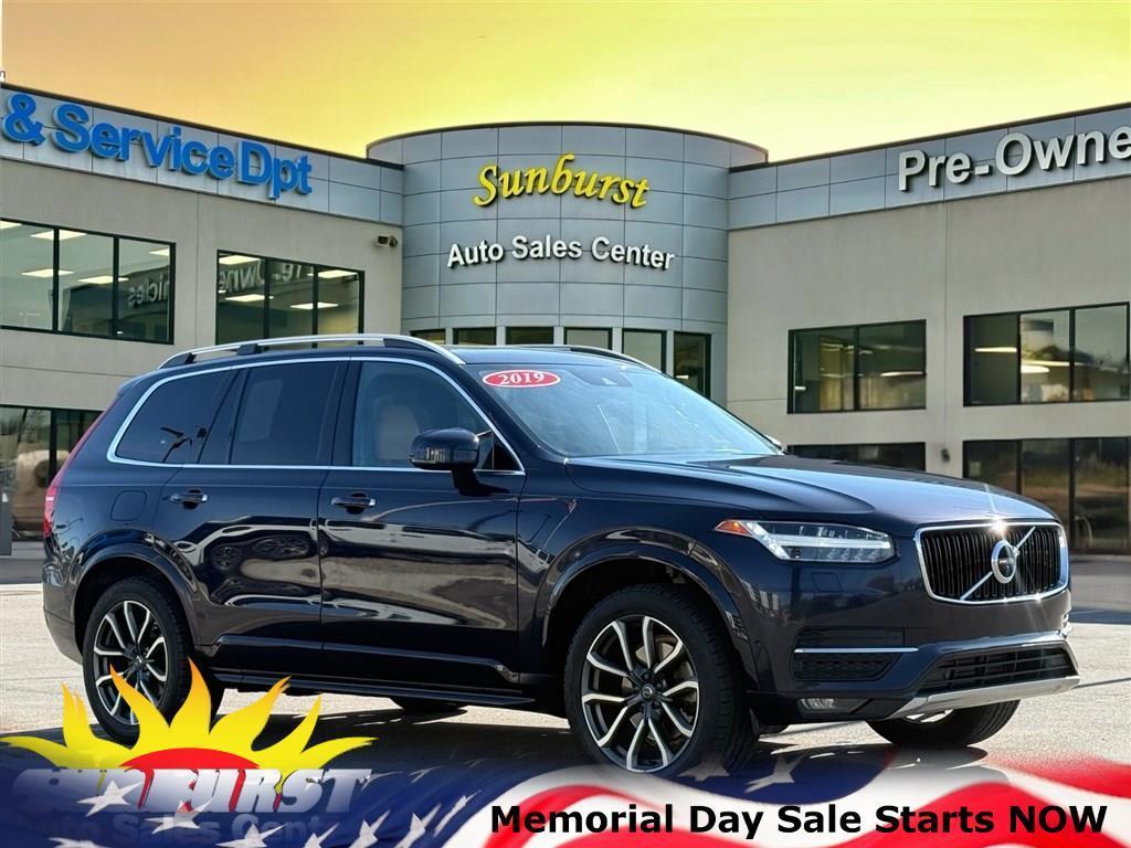 2019 Volvo XC90 T6 AWD Momentum