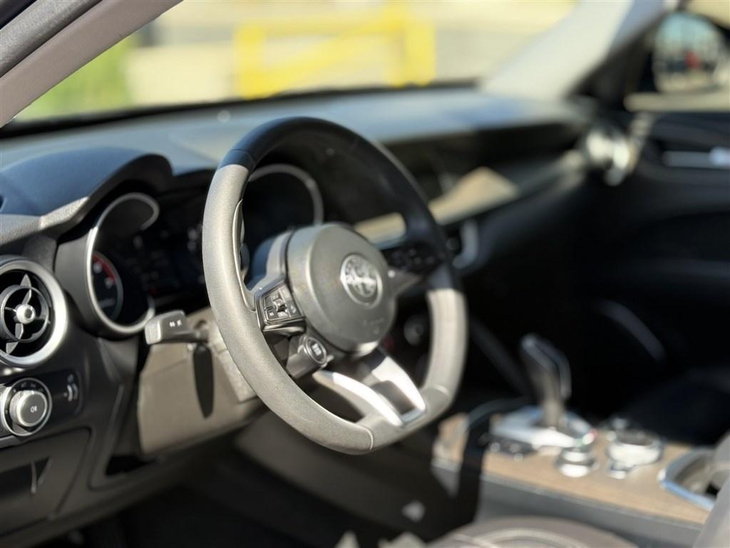 Alfa Romeo Stelvio Ti AWD 2021