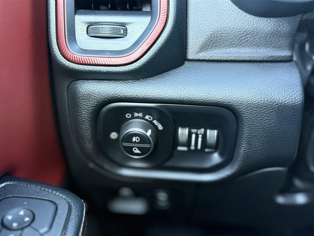 RAM 1500 Rebel 4x4 Crew Cab 5'7" Box 2025