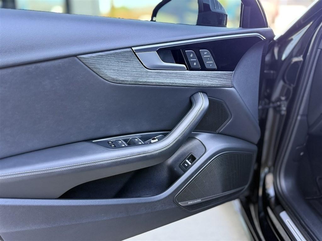 Audi A4 Sedan S line Premium Plus 45 TFSI quattro 2021