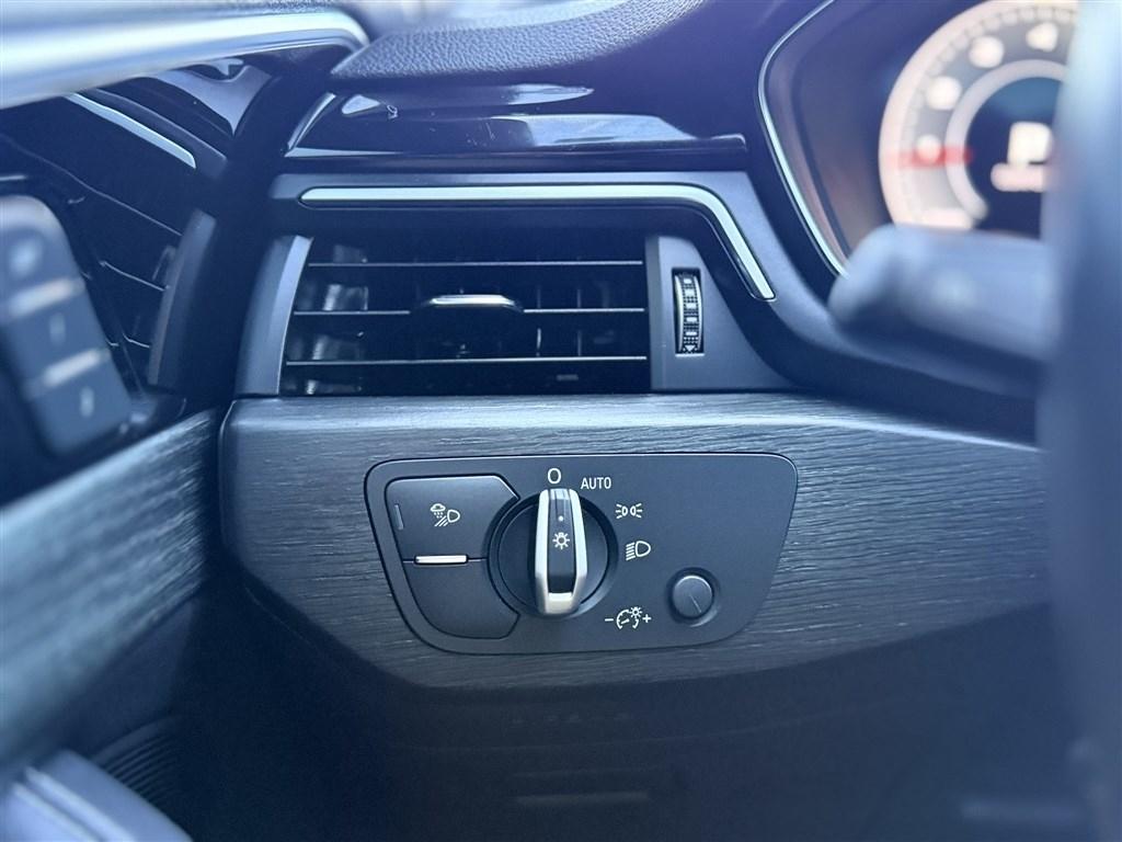 Audi A4 Sedan S line Premium Plus 45 TFSI quattro 2021