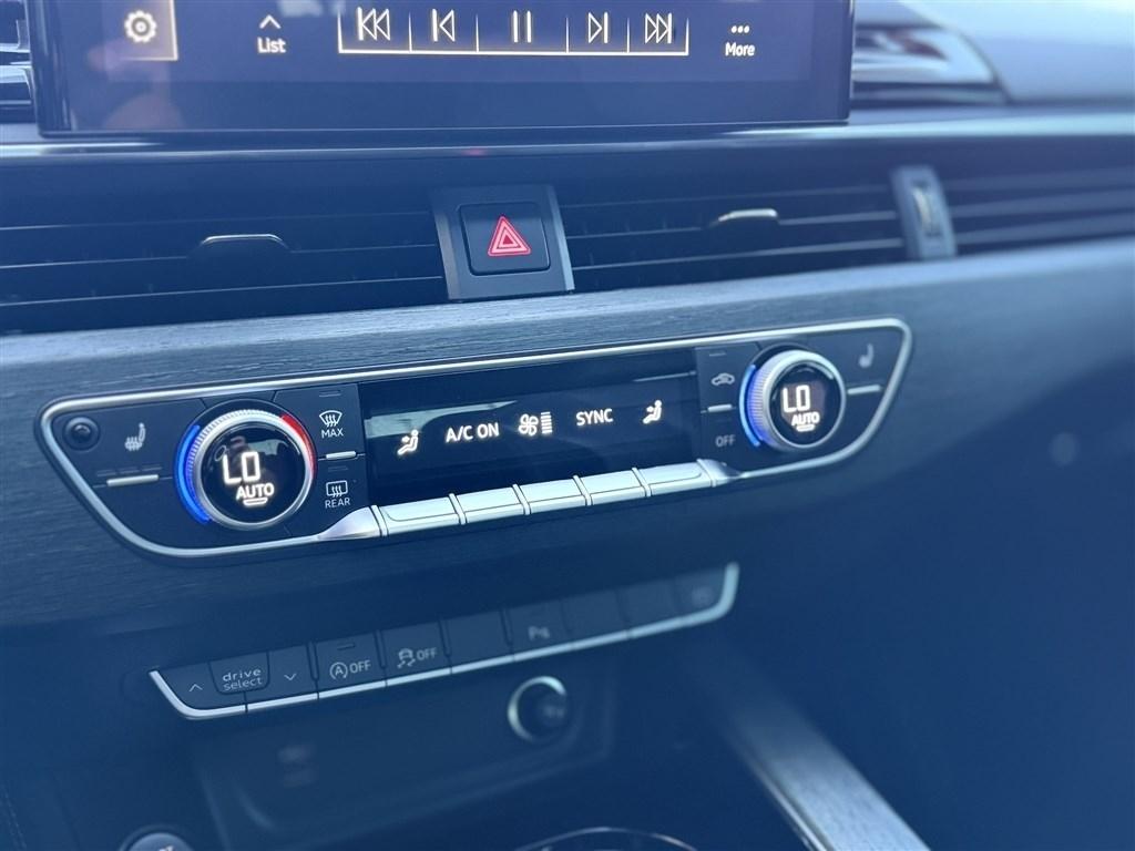 Audi A4 Sedan S line Premium Plus 45 TFSI quattro 2021