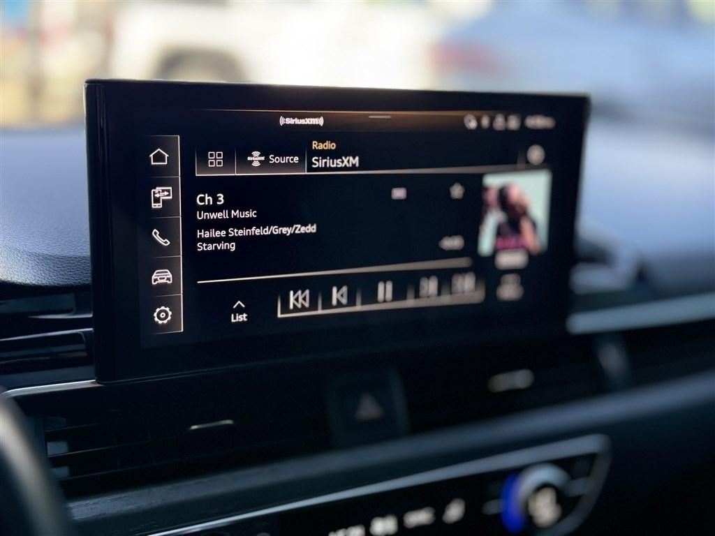 Audi A4 Sedan S line Premium Plus 45 TFSI quattro 2021