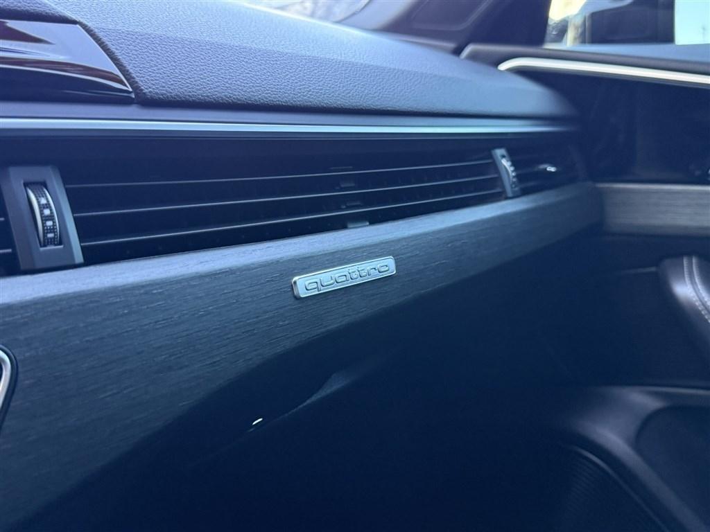 Audi A4 Sedan S line Premium Plus 45 TFSI quattro 2021