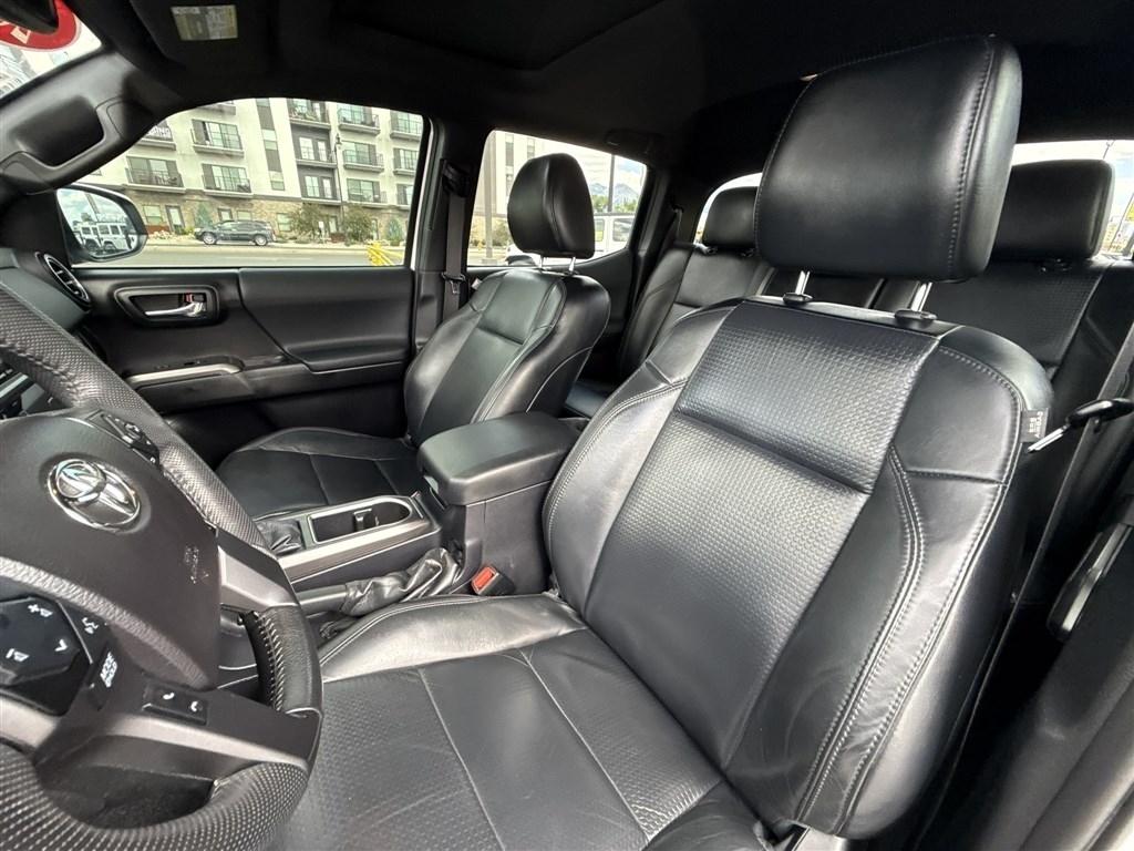 Toyota Tacoma 4WD TRD Off Road Double Cab 5' Bed AT (Natl) 2021