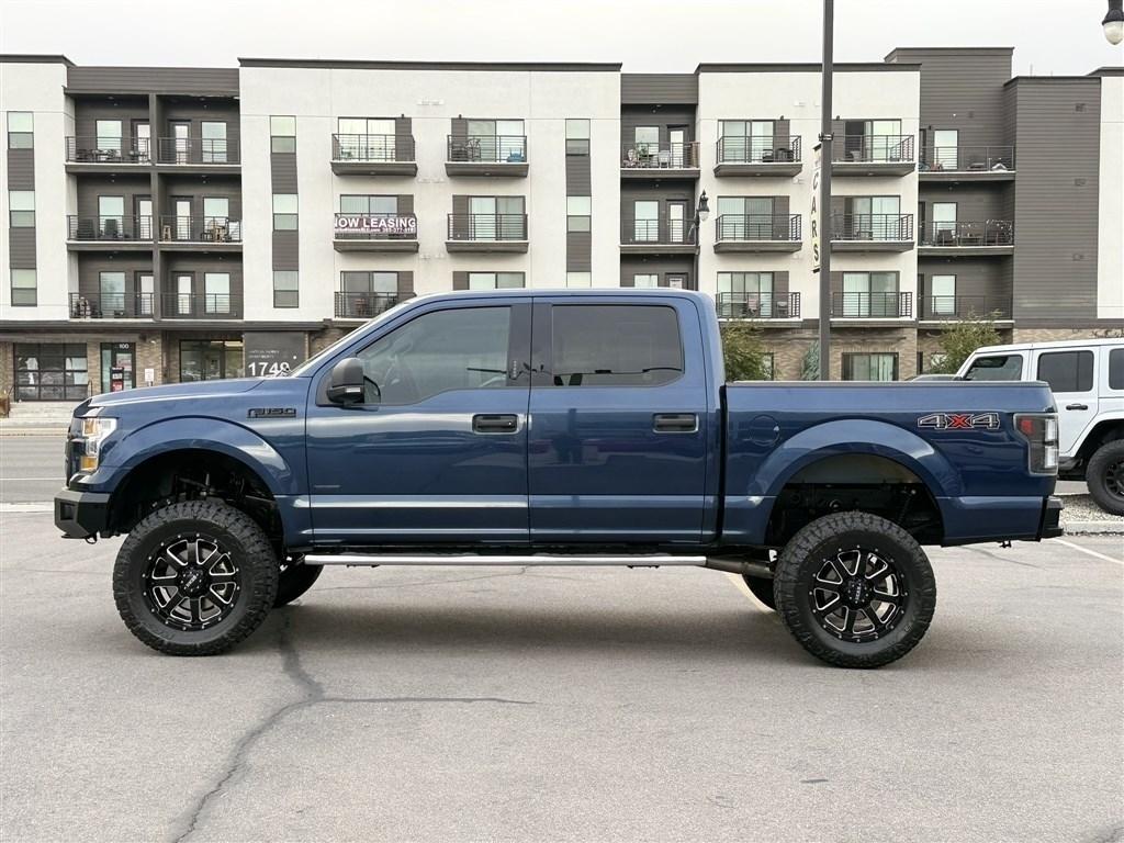 Ford F-150 4WD SuperCrew 145" Lariat 2016