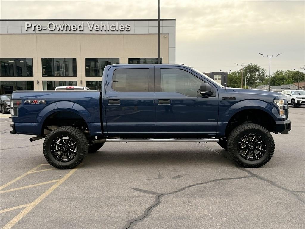 Ford F-150 4WD SuperCrew 145" Lariat 2016