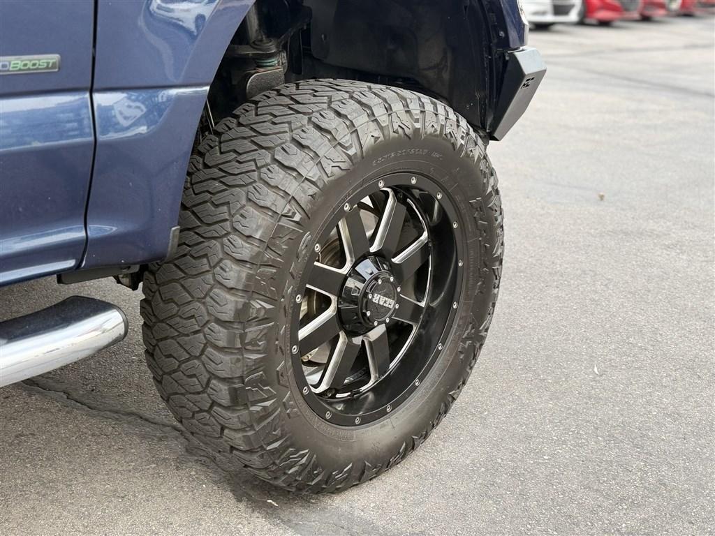 Ford F-150 4WD SuperCrew 145" Lariat 2016
