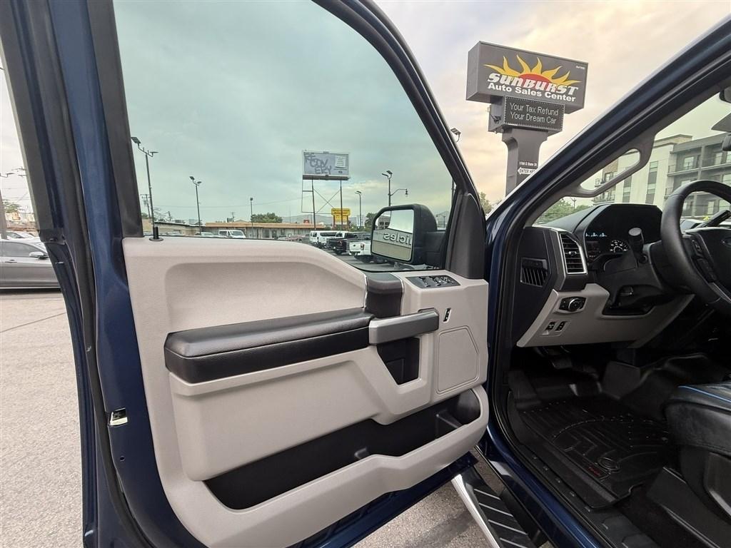 Ford F-150 4WD SuperCrew 145" Lariat 2016