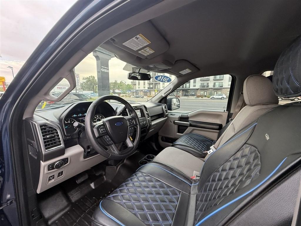 Ford F-150 4WD SuperCrew 145" Lariat 2016