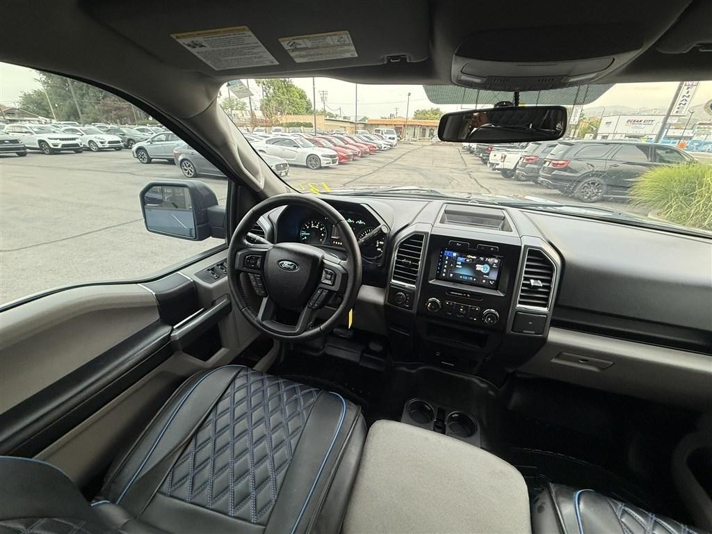 Ford F-150 4WD SuperCrew 145" Lariat 2016