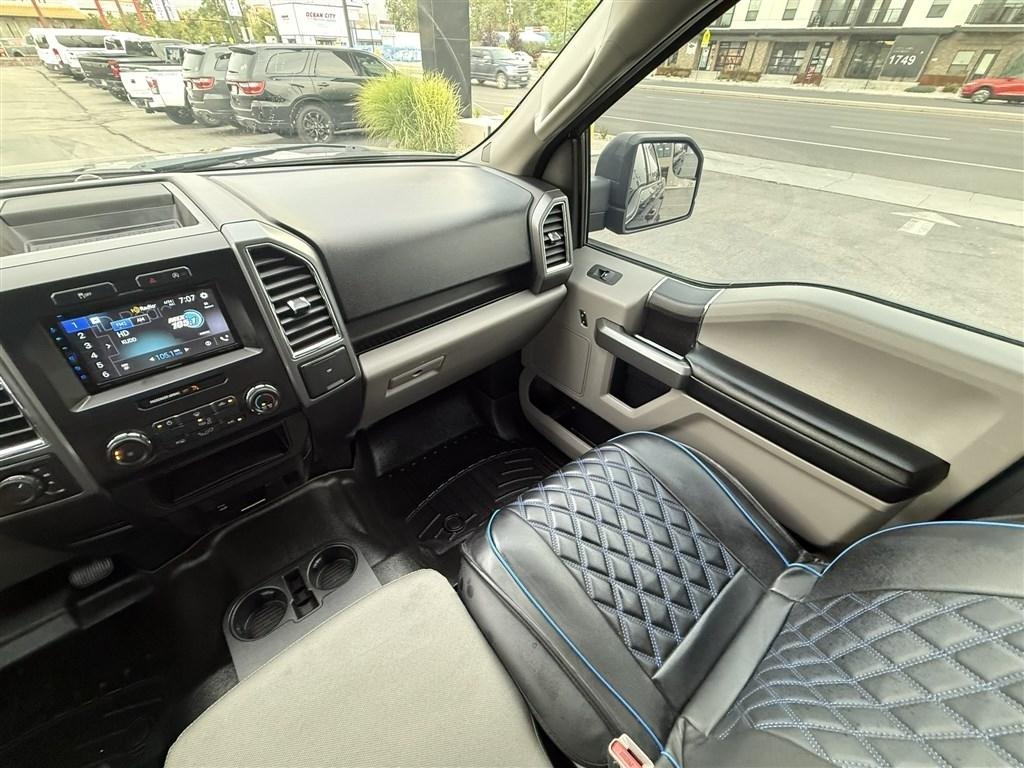 Ford F-150 4WD SuperCrew 145" Lariat 2016