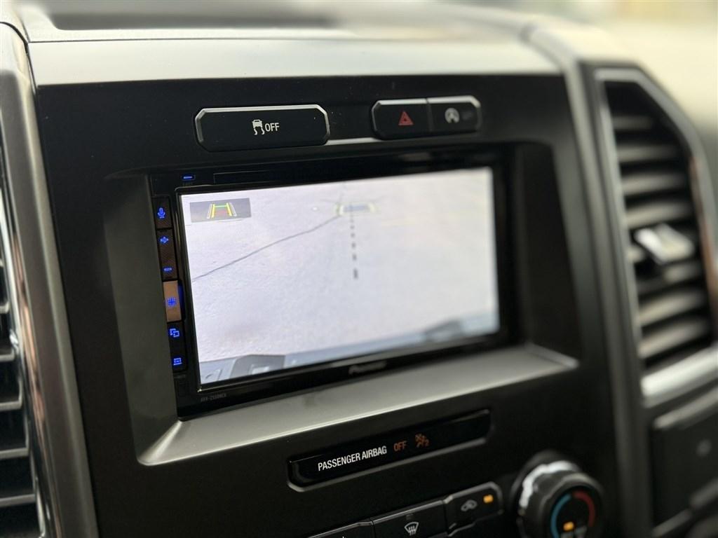 Ford F-150 4WD SuperCrew 145" Lariat 2016