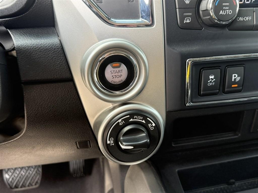 Nissan Titan 4x4 King Cab PRO-4X 2017