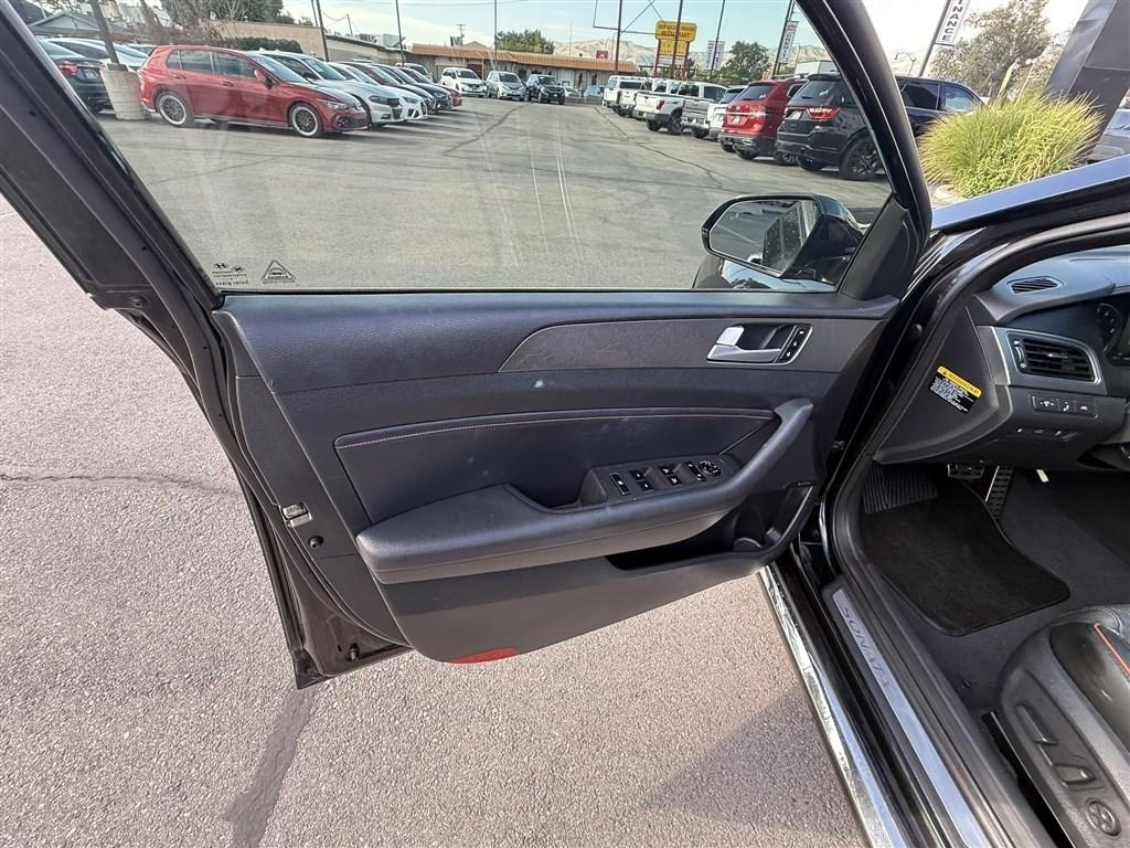 Hyundai Sonata 4dr Sdn 2.0T Limited 2015