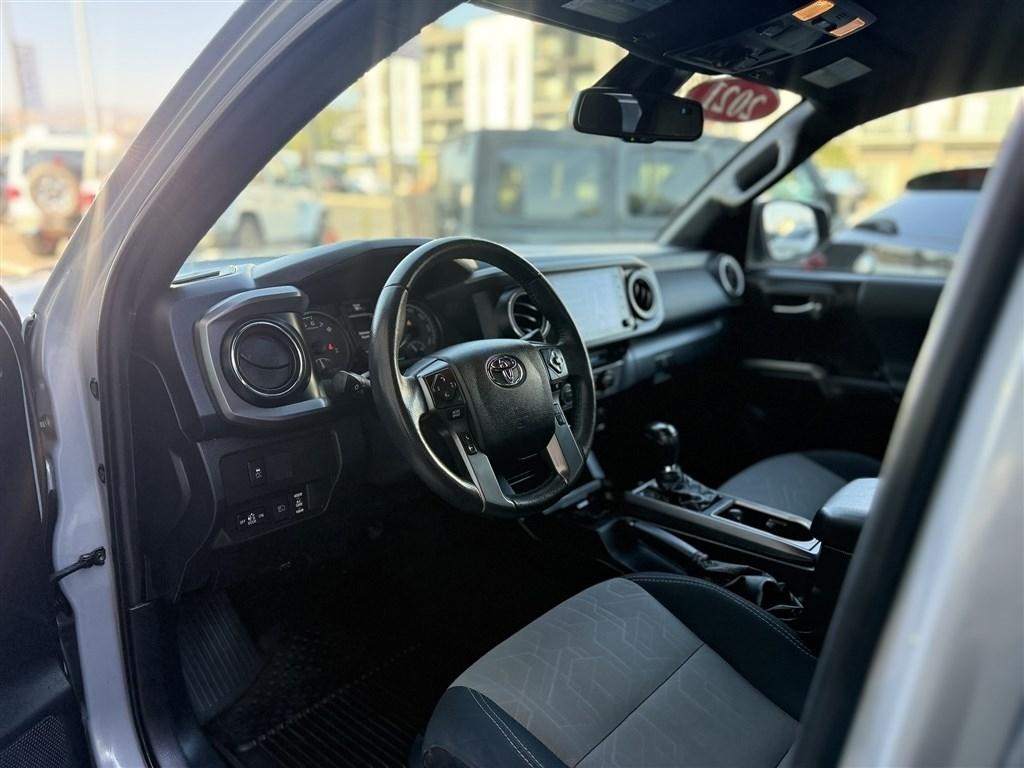 Toyota Tacoma 4WD TRD Off Road Double Cab 5' Bed V6 MT (Natl) 2021