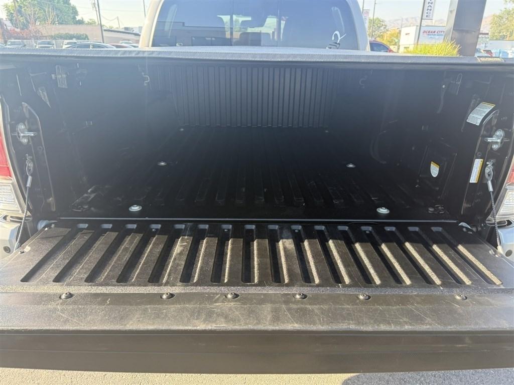 Toyota Tacoma 4WD TRD Off Road Double Cab 5' Bed V6 MT (Natl) 2021